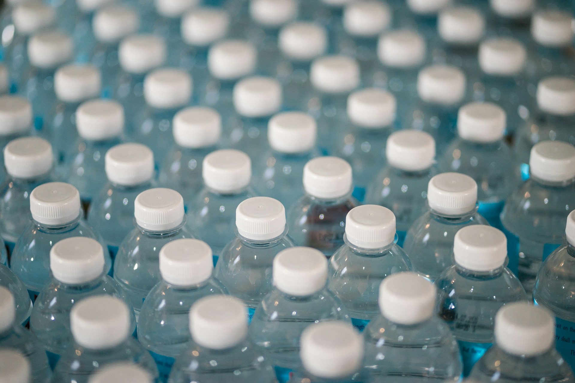 plomo agua embotellada